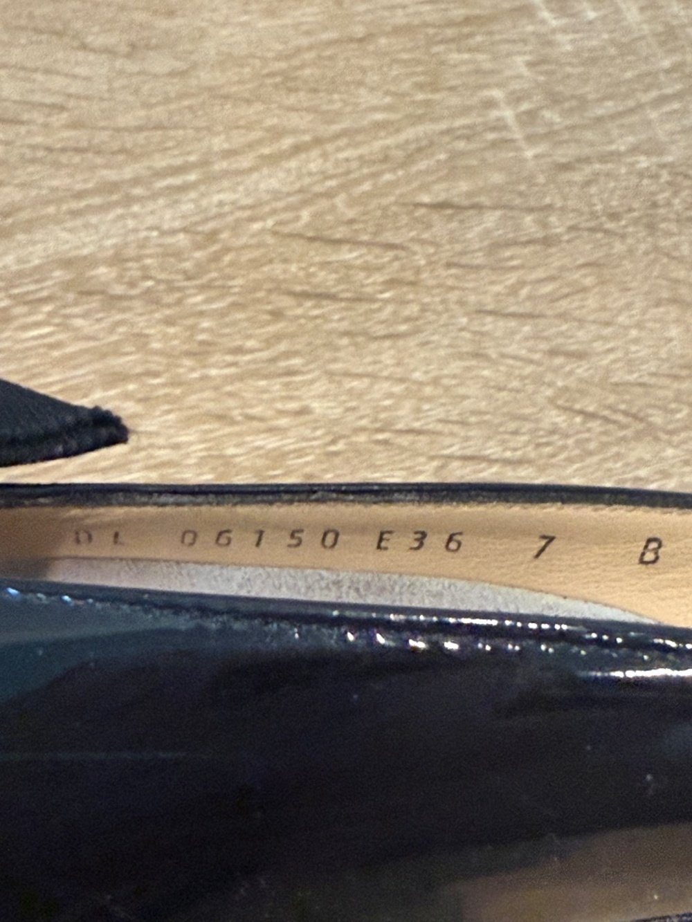 Salvatore Ferragamo Patent Leather Bow Slide Sandals - Picture 5 of 12